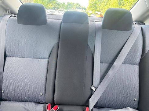Used 2025 Nissan Versa SV FWD image 37