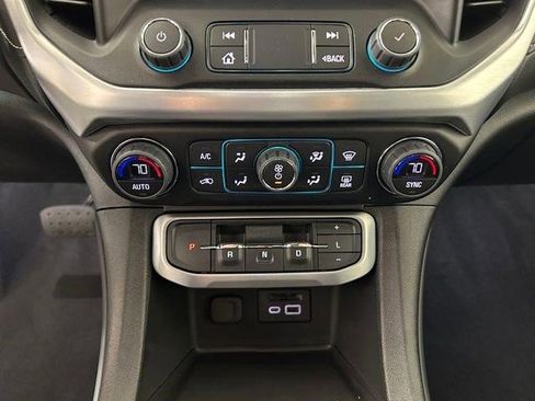 Certified 2023 GMC Acadia SLT w/ Preferred Package image 23