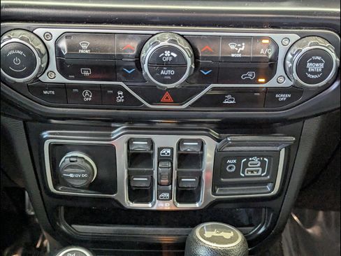 Used 2021 Jeep Wrangler Unlimited Sport AWD/4WD image 31