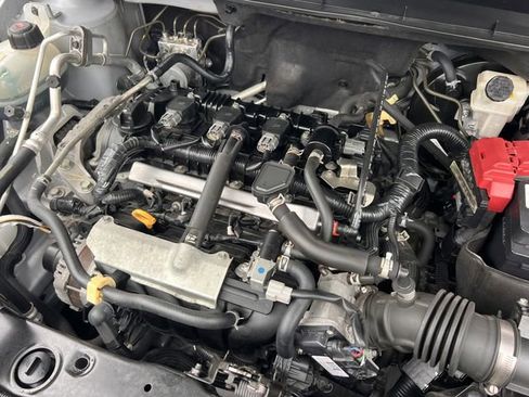 Used 2020 Nissan Kicks SR image 32