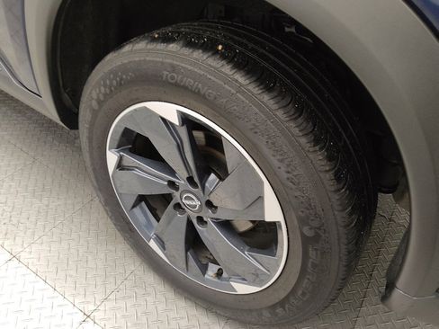 Used 2024 Nissan Rogue SV AWD/4WD image 31