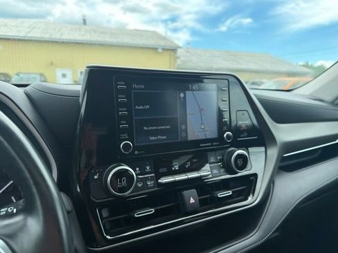 Used 2021 Toyota Highlander XLE AWD/4WD image 60