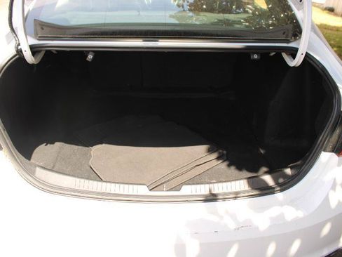 Used 2023 Chevrolet Malibu LT FWD image 14