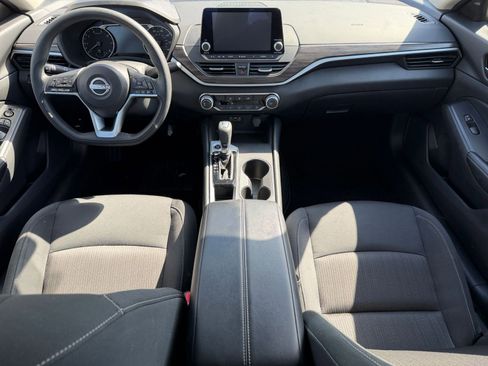 Used 2025 Nissan Altima 2.5 SV image 41