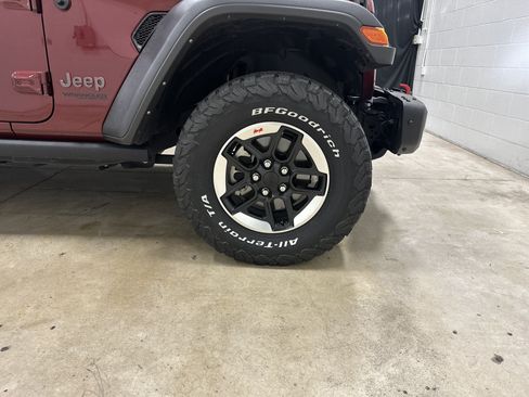 Used 2021 Jeep Wrangler Unlimited Rubicon AWD/4WD image 13
