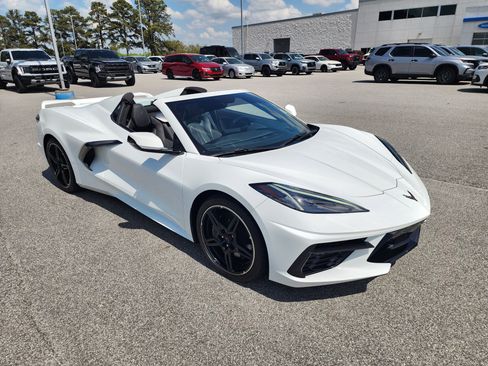 Used 2023 Chevrolet Corvette Stingray Premium Conv w/ Z51 Performance Package RWD image 2