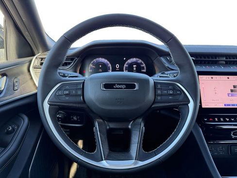 New 2026 Jeep Grand Cherokee Limited image 12