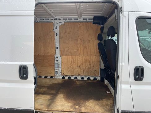 Used 2020 RAM ProMaster 2500 w/ Interior Convenience Group image 23