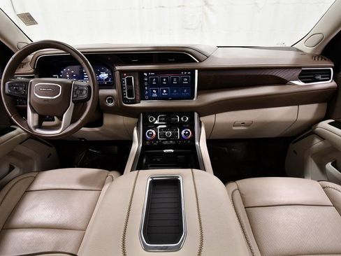 Used 2023 GMC Yukon Denali w/ Max Trailering Package image 3