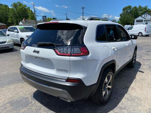Used 2019 Jeep Cherokee Limited AWD/4WD image 6