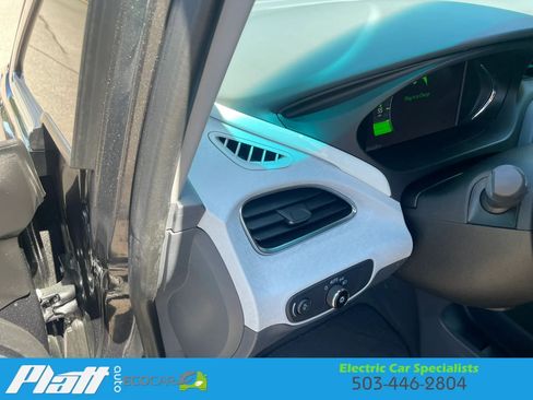Used 2017 Chevrolet Bolt Premier w/ Driver Confidence II Package FWD image 23