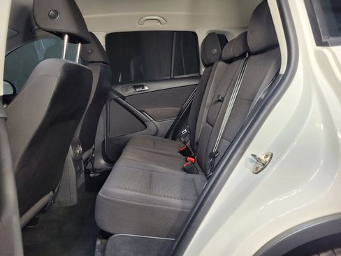 Used 2017 Volkswagen Tiguan Limited w/ Premium Package image 34