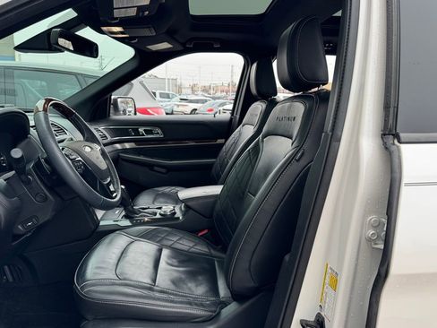 Used 2018 Ford Explorer Platinum image 19