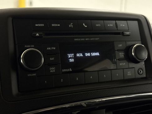 Used 2015 Dodge Grand Caravan American Value Package w/ UConnect Hands-Free Group FWD image 14