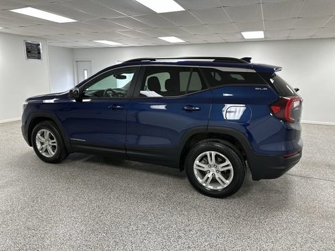 Used 2022 GMC Terrain SLE w/ Driver Convenience Package AWD/4WD image 6