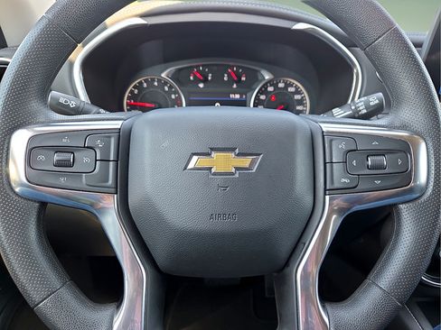 Used 2025 Chevrolet Blazer LT FWD image 24