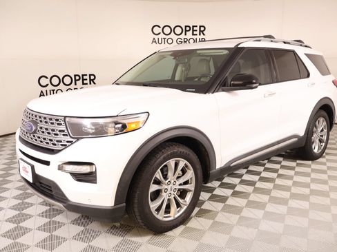 Used 2021 Ford Explorer Limited w/ Equipment Group 301A RWD image 11