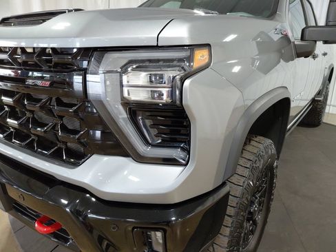 Certified 2025 Chevrolet Silverado 2500 ZR2 w/ Technology Package AWD/4WD image 13