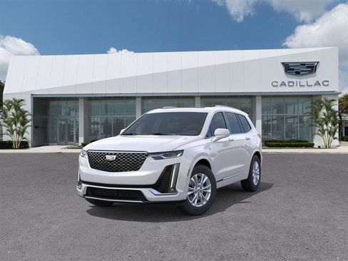 New 2025 Cadillac XT6 Luxury image 8