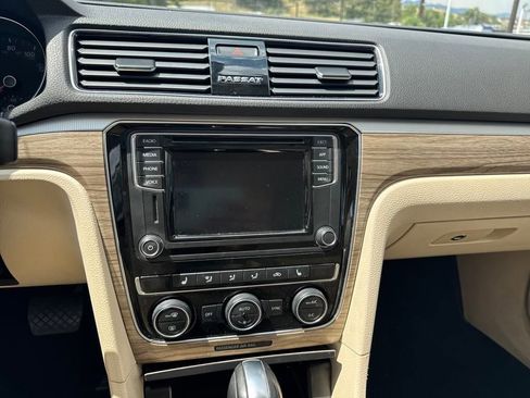 Used 2018 Volkswagen Passat 2.0T SE image 40