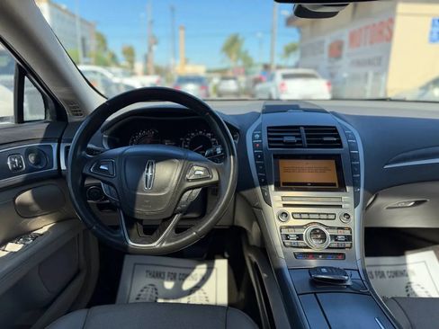 Used 2019 Lincoln MKZ Reserve FWD image 36