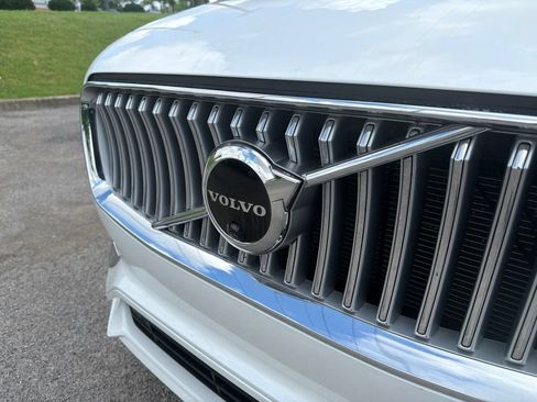 Certified 2023 Volvo XC90 B6 Plus w/ Protection Package AWD/4WD image 9