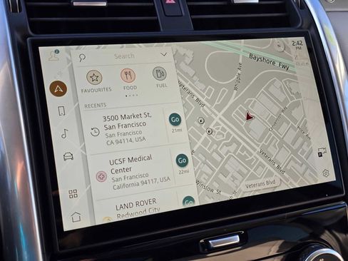 Used 2025 Land Rover Discovery Dynamic SE image 31