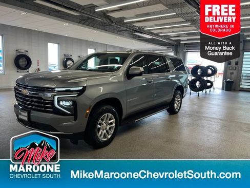 Used 2025 Chevrolet Suburban LT AWD/4WD image 1