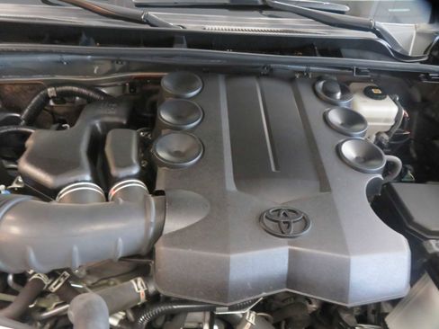 Used 2022 Toyota 4Runner SR5 AWD/4WD image 52