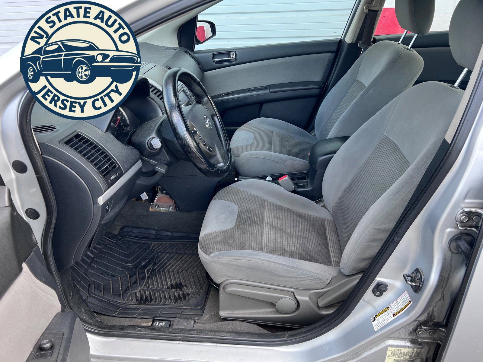 Used 2011 Nissan Sentra 2.0 SR FWD image 4
