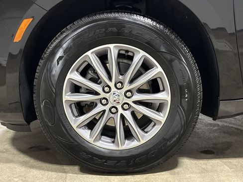 Used 2024 Buick Enclave Essence FWD image 27