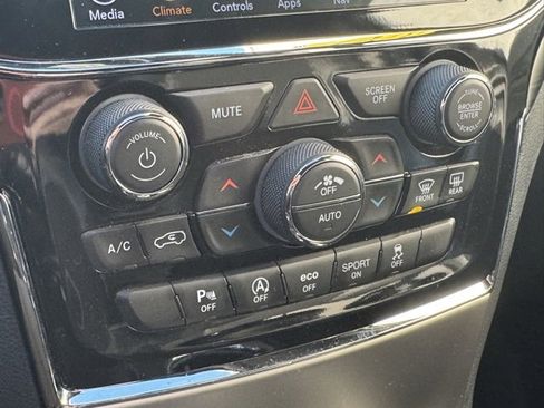 Used 2020 Jeep Grand Cherokee Altitude image 37