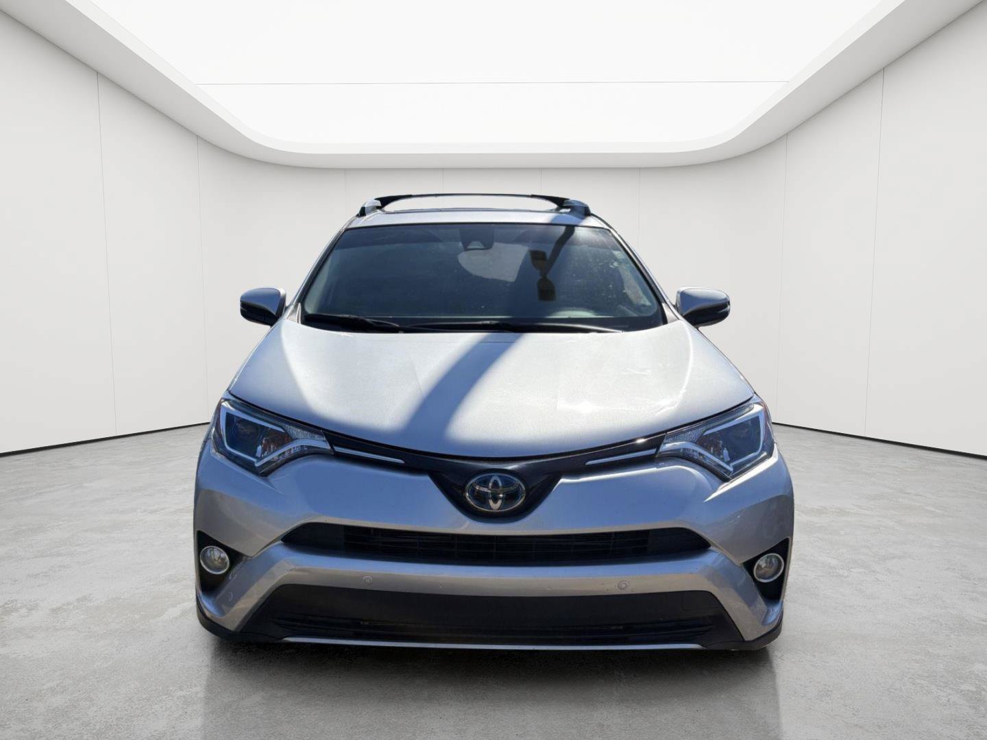 Used 2016 Toyota RAV4 XLE w/ Convenience Package AWD/4WD image 2