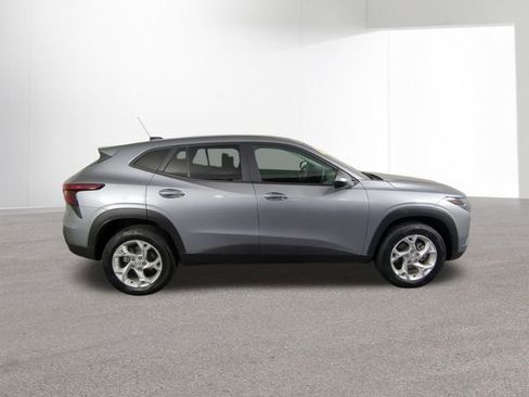 Used 2024 Chevrolet Trax LS w/ LS Convenience Package image 37