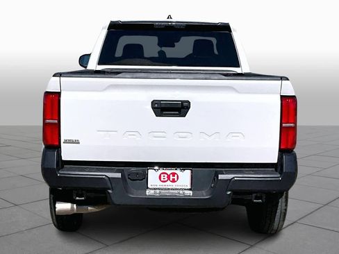 Used 2024 Toyota Tacoma SR image 5
