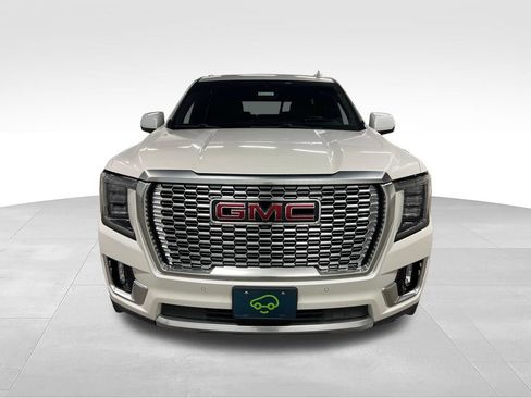 Certified 2021 GMC Yukon Denali w/ Denali Premium Package AWD/4WD image 4