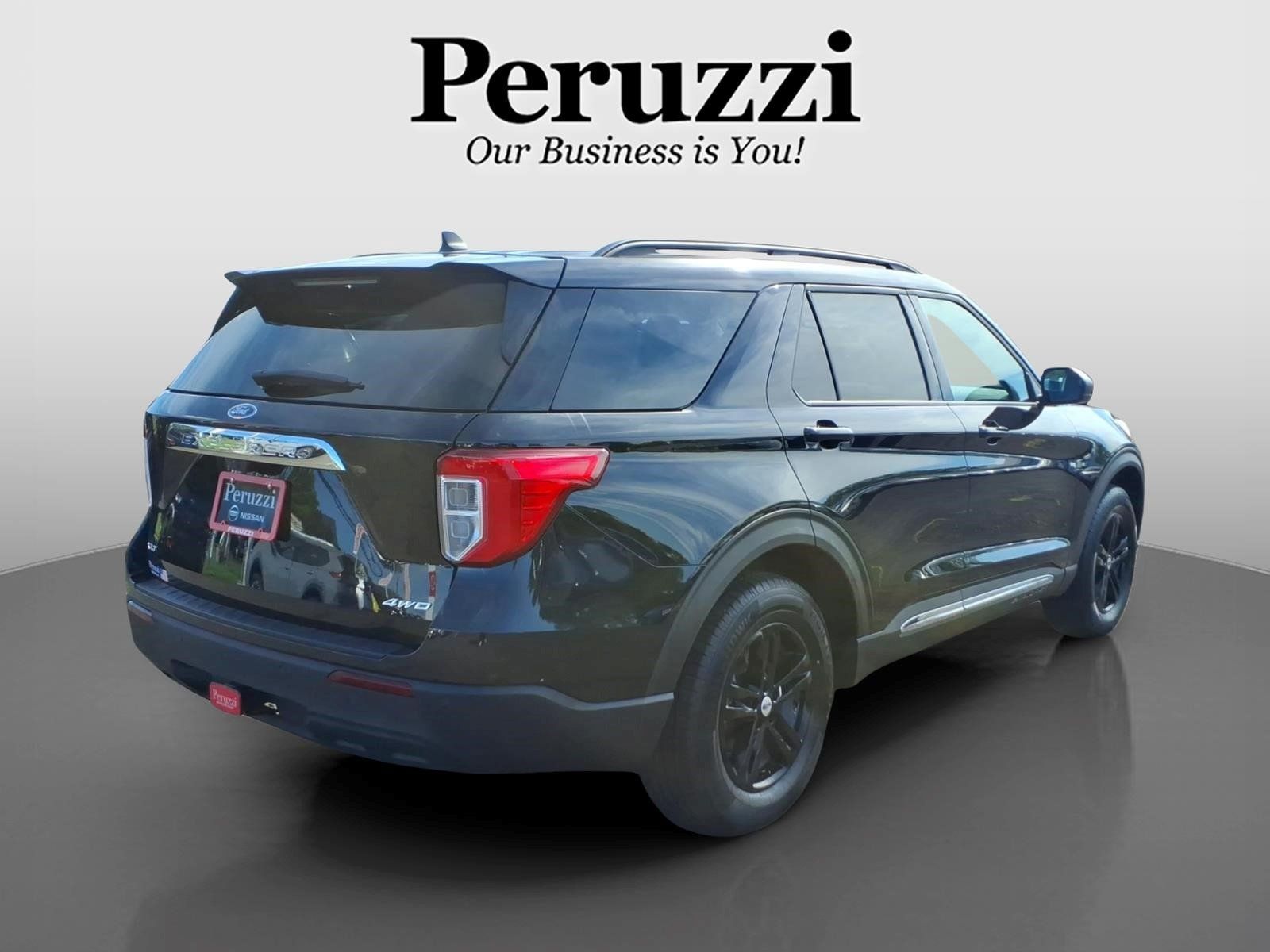 Used 2024 Ford Explorer XLT w/ Class IV Trailer Tow Package AWD/4WD image 3