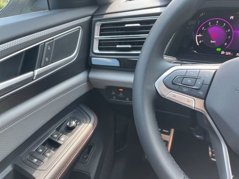 New 2026 Volkswagen Atlas Peak Edition image 18