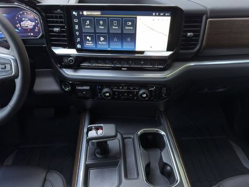 New 2026 Chevrolet Silverado 1500 High Country AWD/4WD image 14