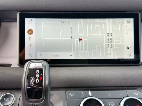 Used 2023 Land Rover Defender 90 SE image 14