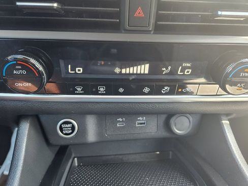 Used 2023 Nissan Rogue SV image 26