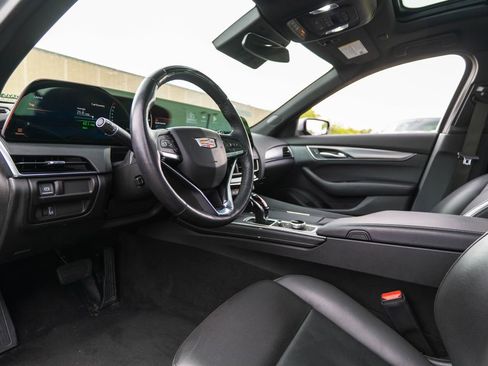 Used 2025 Cadillac CT5 Premium Luxury RWD image 5