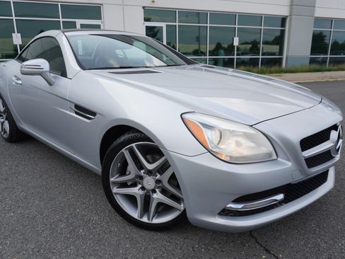 Used 2013 Mercedes-Benz SLK 250 image 1