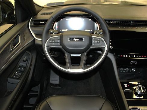 New 2026 Jeep Grand Cherokee L Limited AWD/4WD image 12