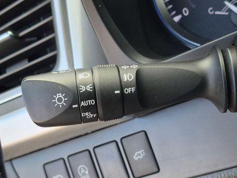Used 2017 Toyota Highlander Limited AWD/4WD image 36