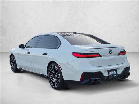 Used 2026 BMW 760i xDrive w/ Executive Package AWD/4WD image 8