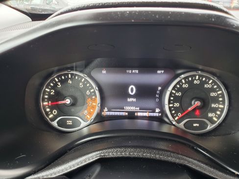 Used 2016 Jeep Renegade Trailhawk w/ Premium Trailhawk Package image 21