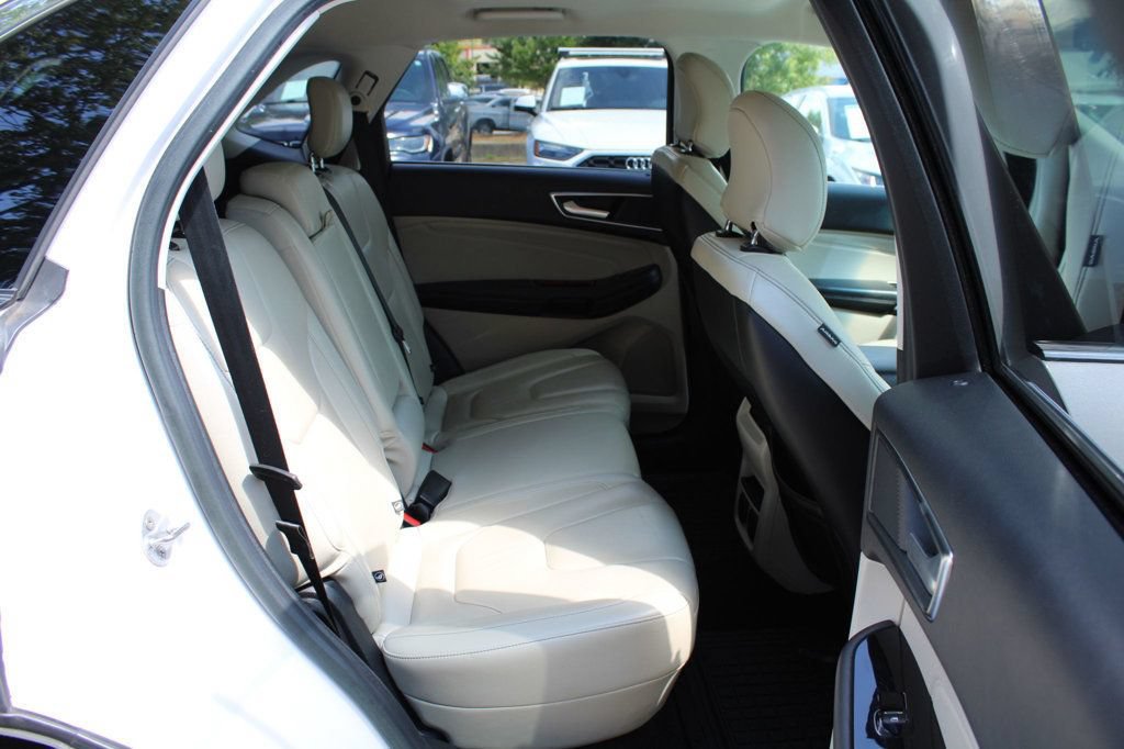 Used 2018 Ford Edge Titanium w/ Technology Package FWD image 30