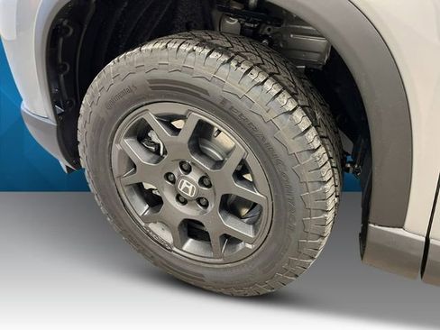 New 2025 Honda Pilot TrailSport image 11