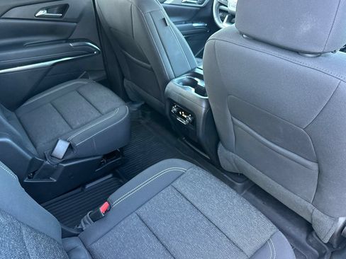 Used 2026 Chevrolet Traverse LT w/ Midnight/Sport Edition FWD image 19